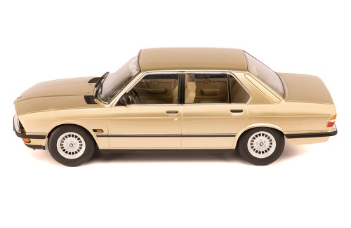 BMW 520i (E28) 1987 Metallic Gold