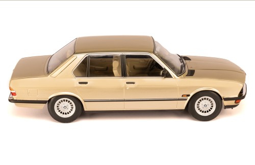 BMW 520i (E28) 1987 Metallic Gold