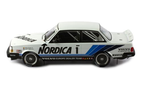 VOLVO 240 Turbo #1 J.Cecotto - A.Olofsson ETCC Brünn 1986