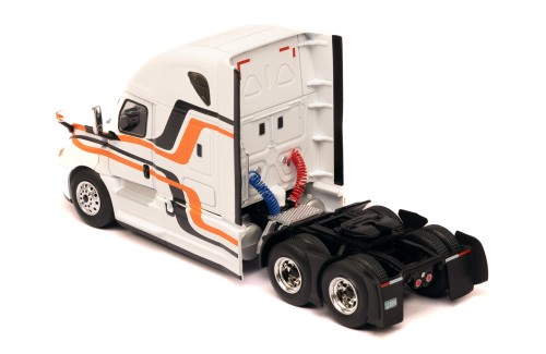 FREIGHTLINER Cascadia 2018 White 