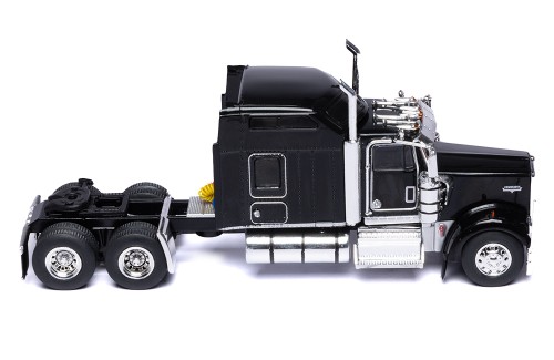 KENWORTH W900 1990 White with Flag (with big sleeper) - Black KENWORTH W900 1990 White with Flag (with big sleeper) - Black