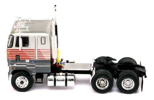 FORD CL 9000 1976 Silver and Grey with Red Stripes FORD CL 9000 1976 Silver and Grey with Red Stripes