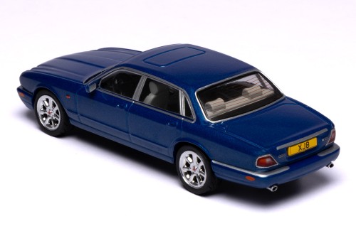 JAGUAR XJ8 (X308) 1998 Metallic Blue
