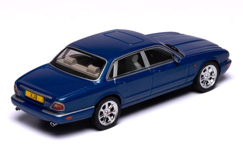 JAGUAR XJ8 (X308) 1998 Metallic Blue