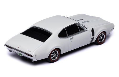 OLDSMOBILE 442 W-30 Coupe 1970 White w/ Black Stripes