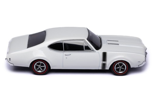 OLDSMOBILE 442 W-30 Coupe 1970 White w/ Black Stripes