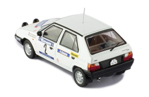 ŠKODA FAVORIT 136L #2 P.Sibera - P.Gross Rallye Valašská Zima 1989