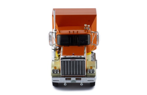 GMC General 1980 Beige and Orange stripes 