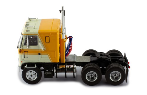 GMC Astro 95 1970 White and Yellow