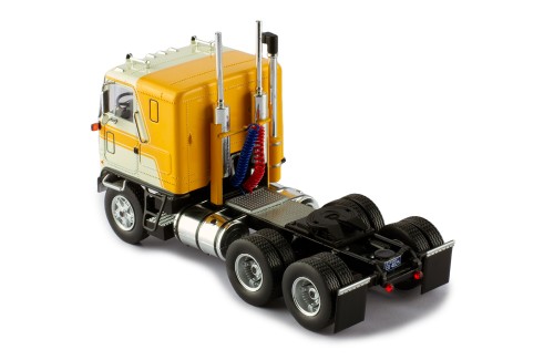 GMC Astro 95 1970 White and Yellow