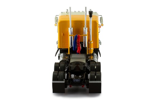 GMC Astro 95 1970 White and Yellow