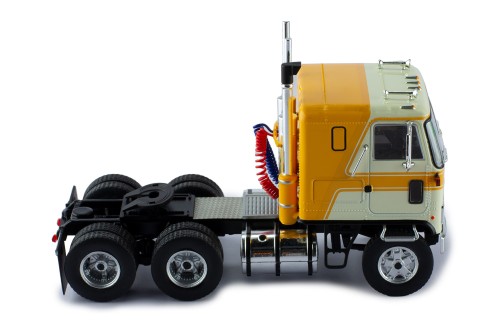 GMC Astro 95 1970 White and Yellow