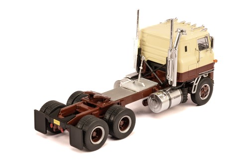 INTERNATIONAL Transtar COE 1965 Beige