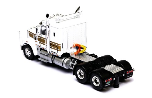 FREIGHTLINER Coronado 2012 White and Gold 