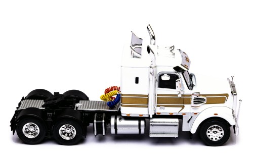 FREIGHTLINER Coronado 2012 White and Gold 