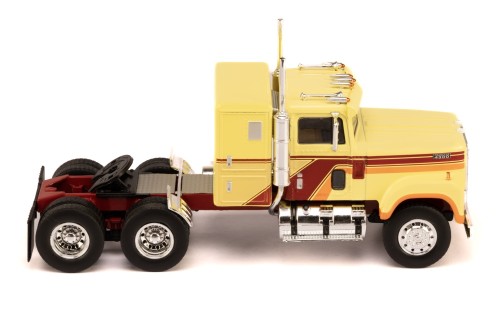 INTERNATIONAL TRANSTAR 4300 1980 Beige