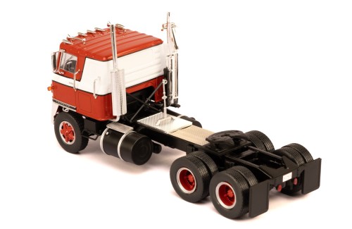 INTERNATIONAL Transtar COE 1965 Red