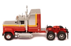 MACK SUPERLINER MAGNUM 1985 Red and Silver