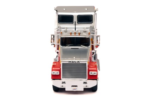 MACK SUPERLINER MAGNUM 1985 Red and Silver