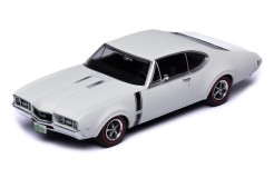 OLDSMOBILE 442 W-30 Coupe 1970 White w/ Black Stripes