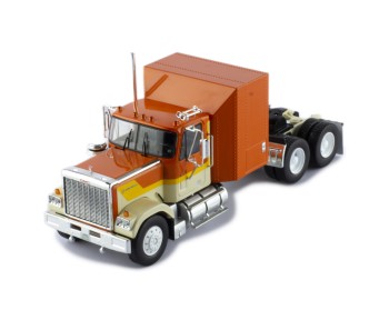 GMC General 1980 Beige and Orange stripes 