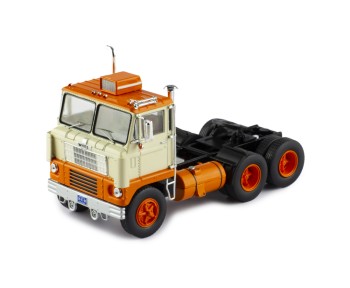 WHITE 7400 1960 Beige