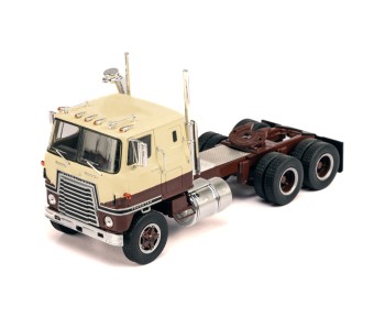 INTERNATIONAL Transtar COE 1965 Beige